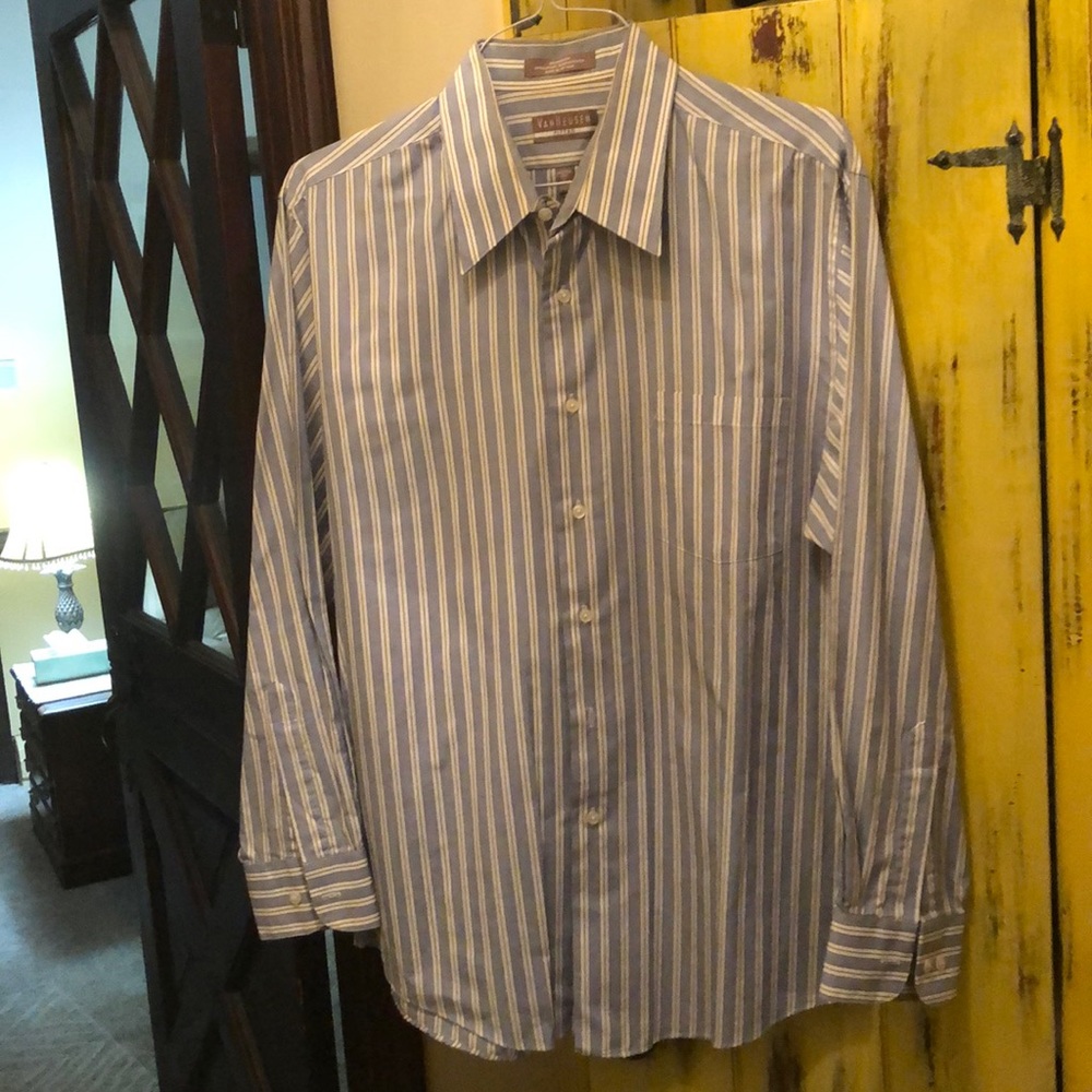 2 👕/$20- VanHeusen Button-Down 60/40 Dress Shirt